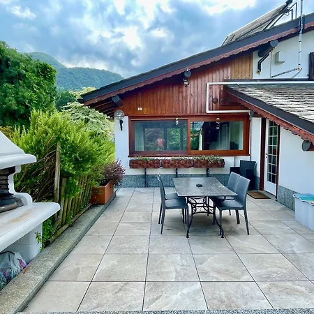 Casa vacanze Marena: Vista Lago, Giardino, Parcheggio