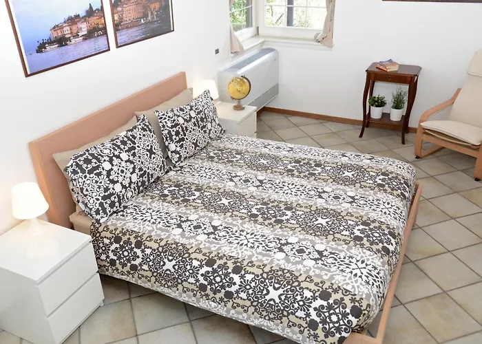 Marena: Vista Lago, Giardino, Parcheggio * 贝拉焦