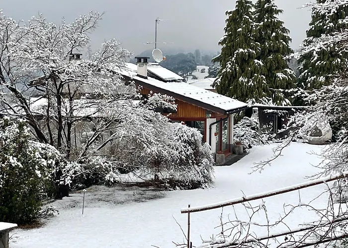 Marena: Vista Lago, Giardino, Parcheggio *