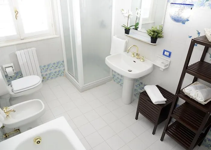 Marena: Vista Lago, Giardino, Parcheggio 度假居