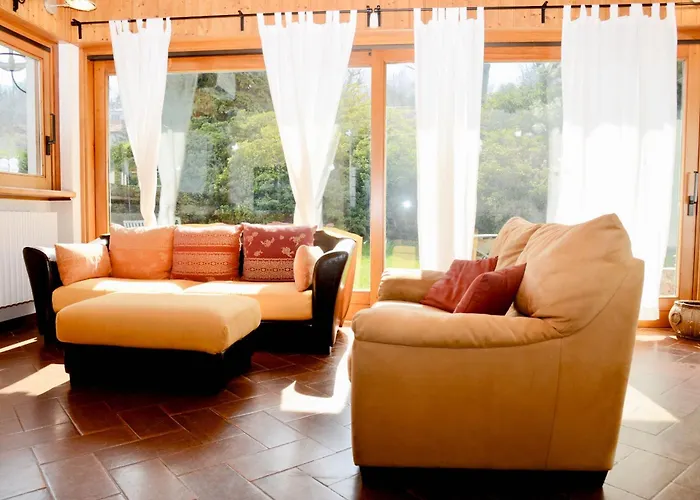 Marena: Vista Lago, Giardino, Parcheggio