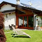 Marena: Vista Lago, Giardino, Parcheggio *